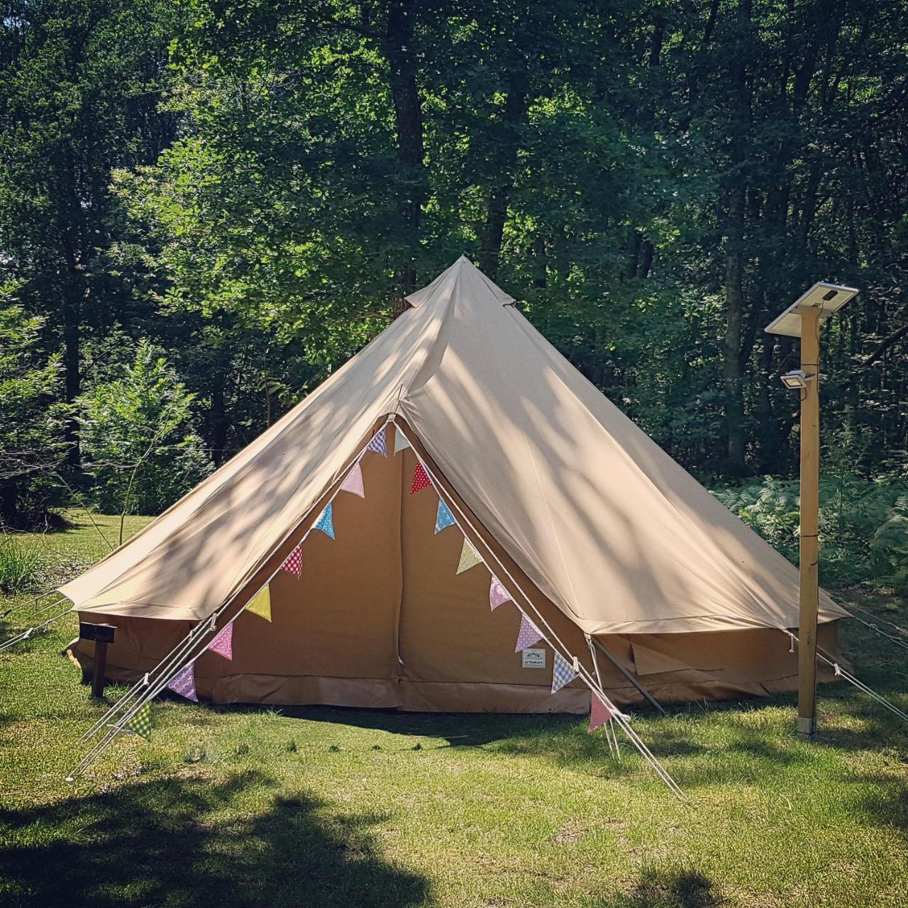 Camping Bois De St Hilaire Chalandray ภายนอก รูปภาพ