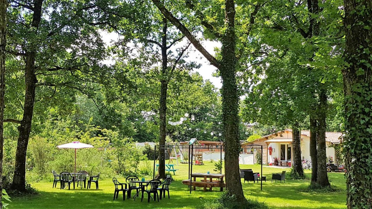 Camping Bois De St Hilaire Chalandray ภายนอก รูปภาพ